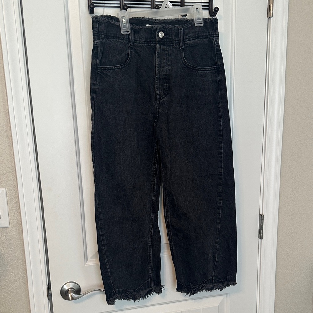Zara Woman Barrel style Black Denim Jeans Raw Hem